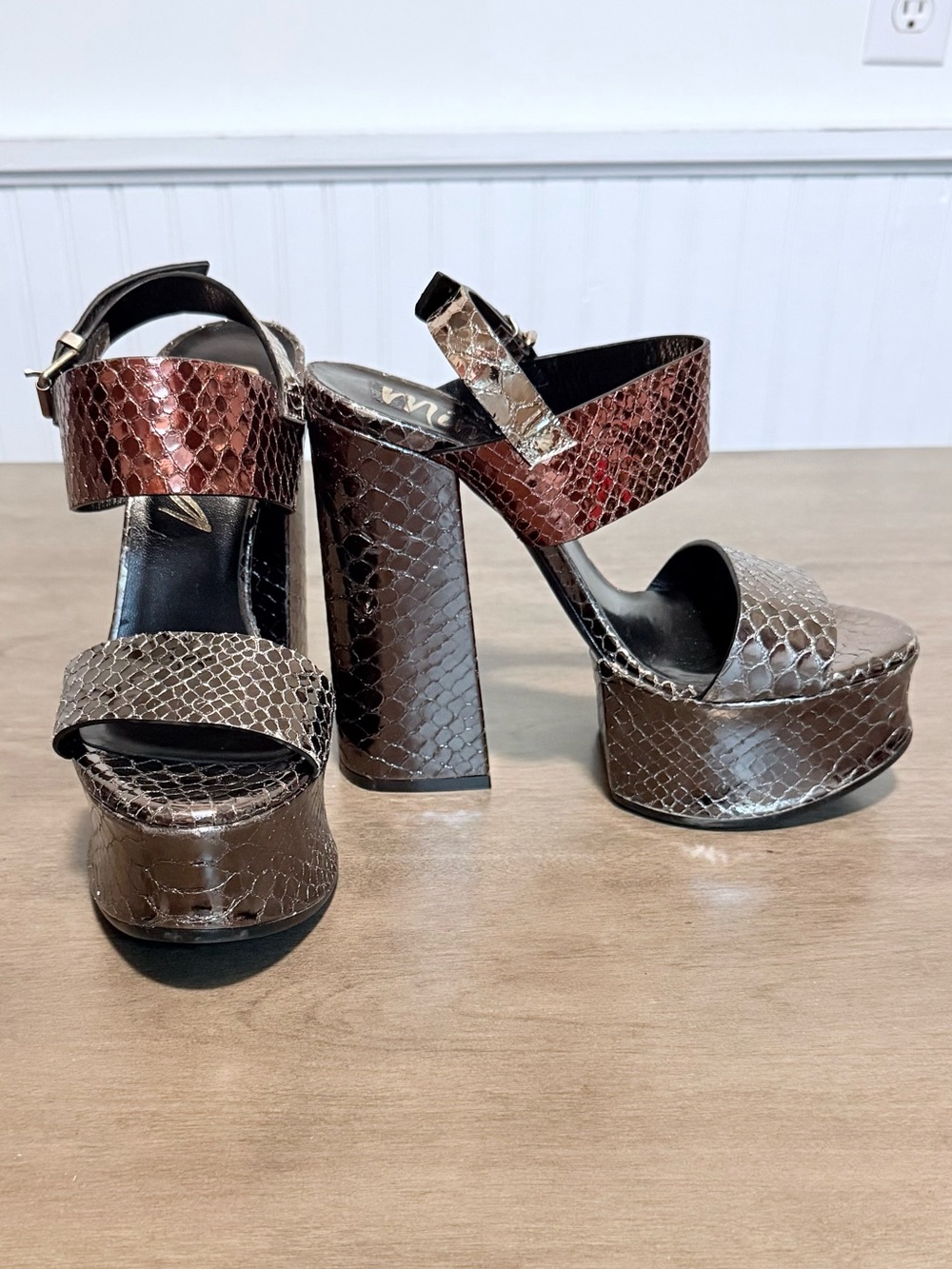 Mimosa Leather Platform Sandals in Metallic Color Tones